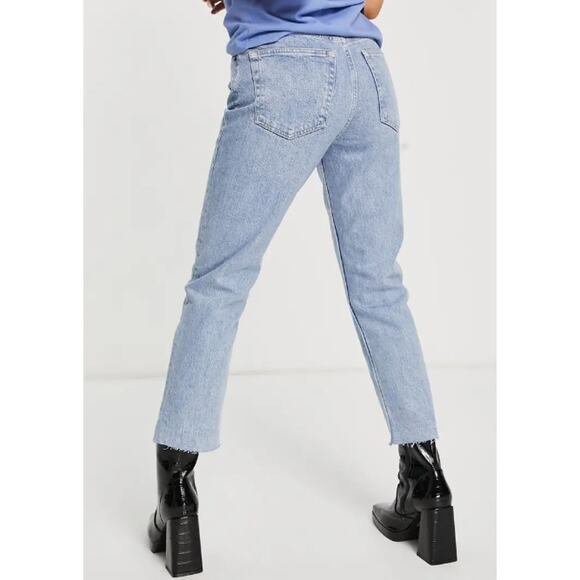 Topshop Light Wash Denim Raw Hem Straight Leg Jeans Womens Size 26/32 Mid Rise - Picture 2 of 9